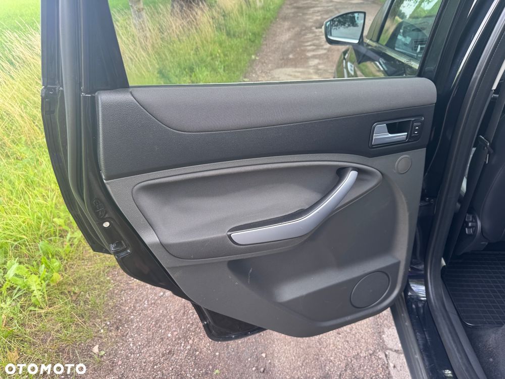Ford Kuga - 23