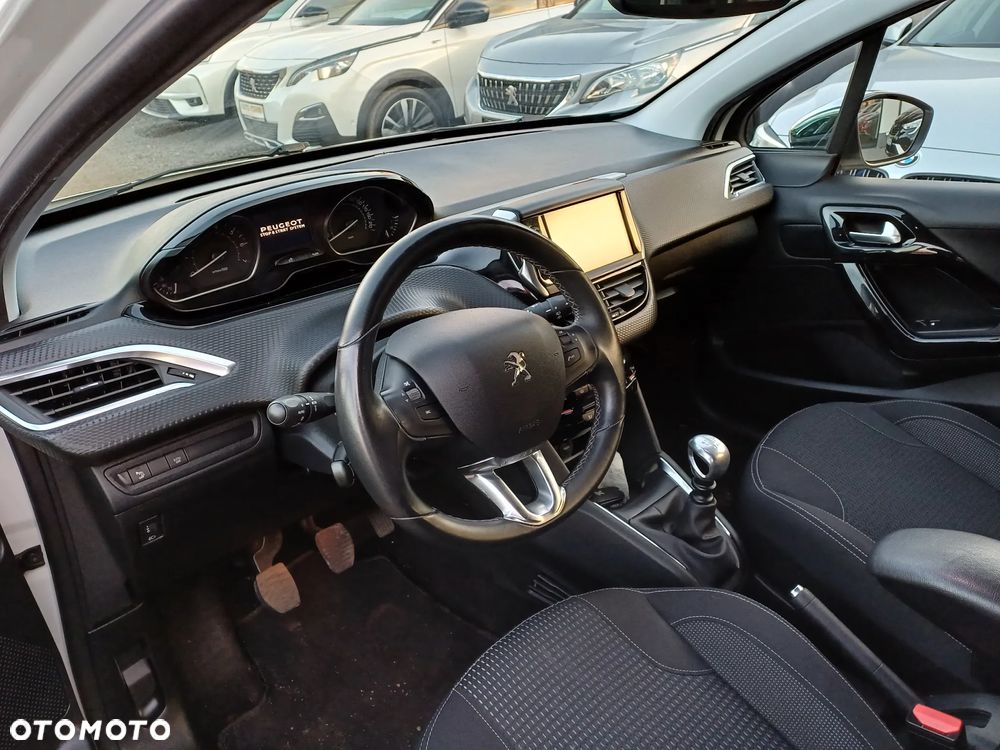Peugeot 208 PureTech 110 Stop & Start Signature - 14