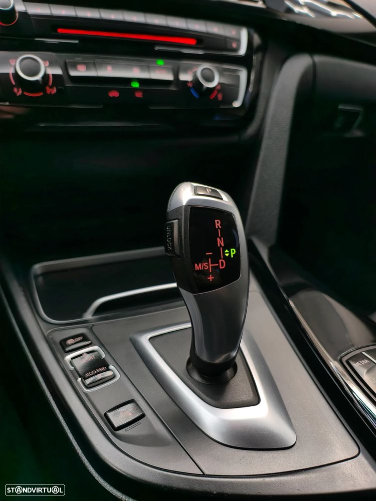 BMW 318 d Aut. Sport Line - 37