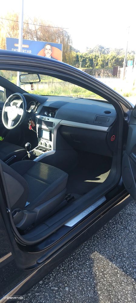 Opel Astra GTC 1.9 CDTI - 15