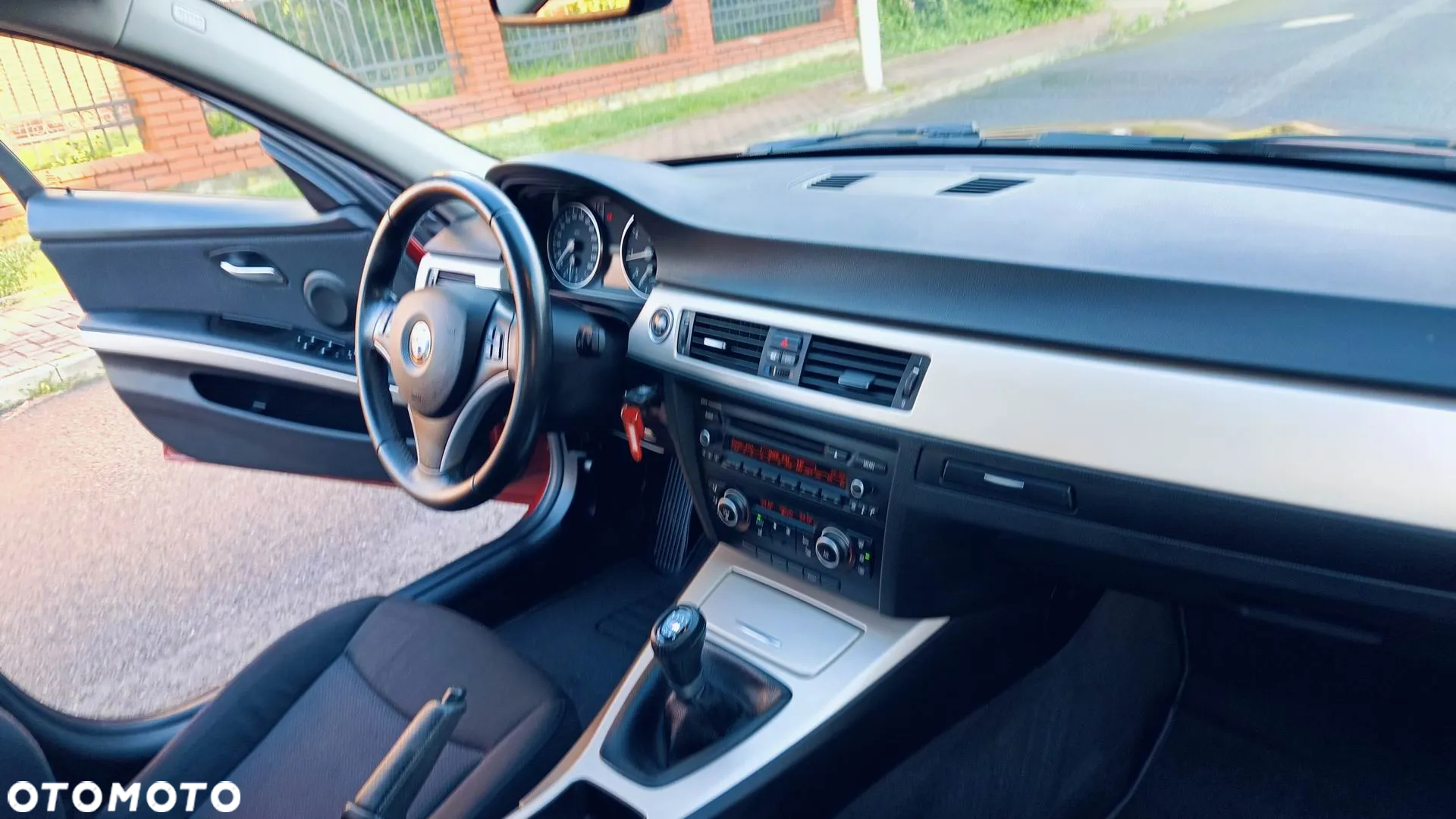 BMW Seria 3 318i Touring - 24