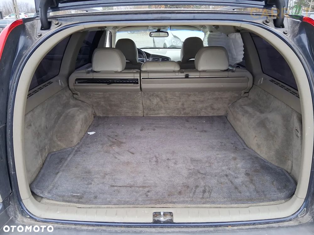 Auto na części - VOLVO V70  WSZYSTKIE CZĘŚCI  SILNIK SKRZYNIA Lakier 492 Silnik Skrzynia Drzwi Klapa Zderzak Lampa Lusterko Szyba Szyberdach Panorama Deska Kokpit Sterownik Moduł Czujnik Licznik Wyświetlacz Kierownica - 7