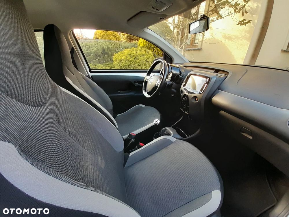 Toyota Aygo x-play - 24