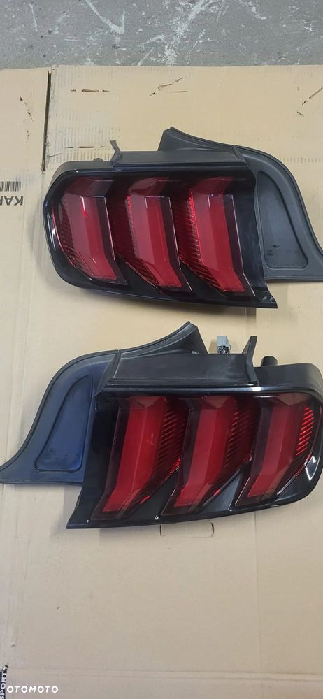Ford mustang 2019rok lampy tyl lewa prawa usa komplet stan idealny - 1