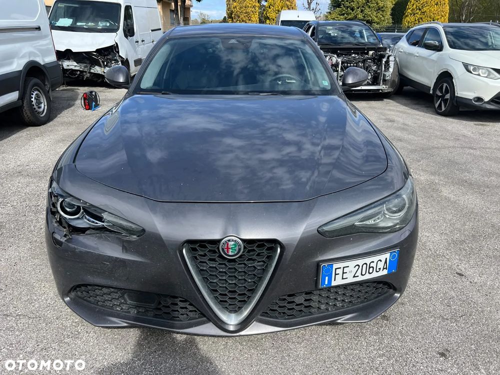 Alfa Romeo Giulia 2.2 - 3