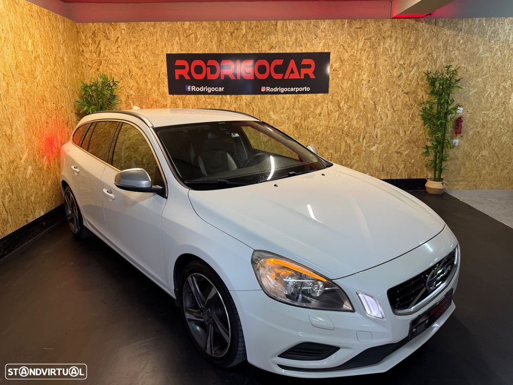 Volvo V60 1.6 D2 Drive R-Design Powershift Start/Stop - 1