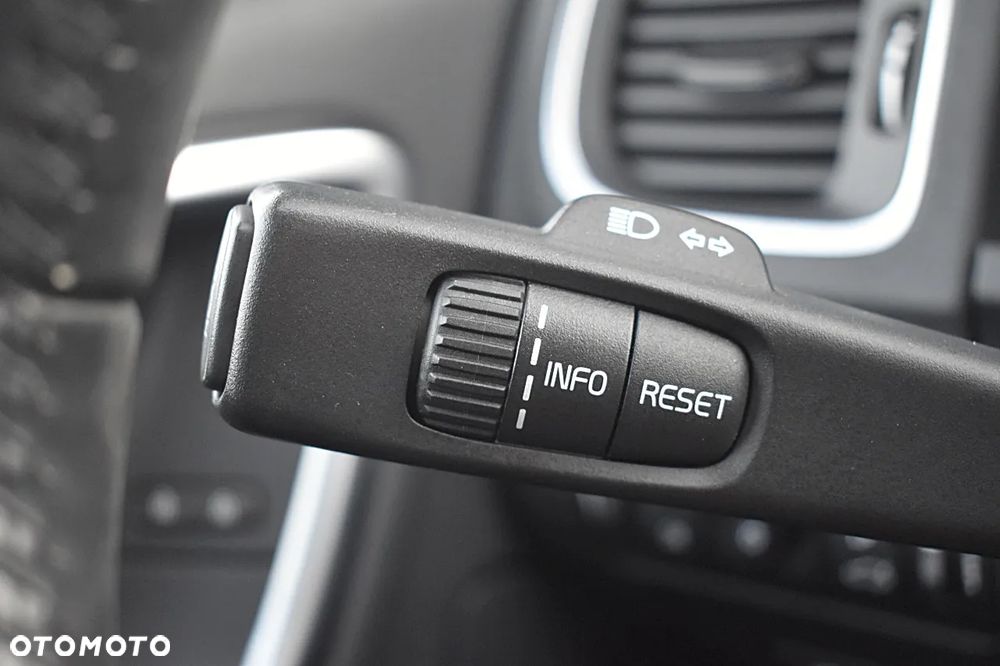 Volvo S60 D3 Momentum - 27