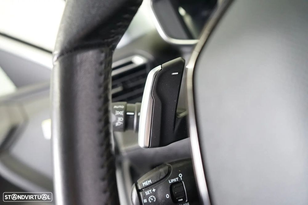 Peugeot 2008 1.2 PureTech Allure Pack EAT8 - 25