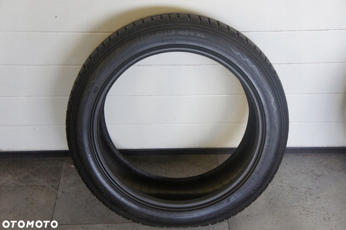 NR 513 Opony Zima 245/45/19 Nokian ok.7,5mm - 2