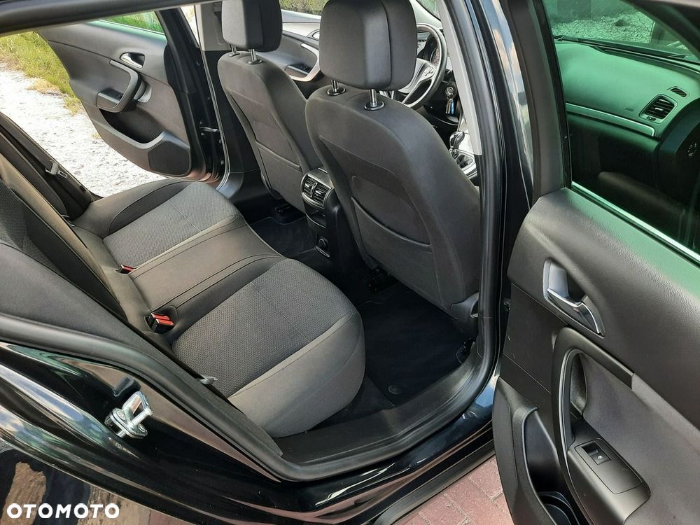Opel Insignia - 15