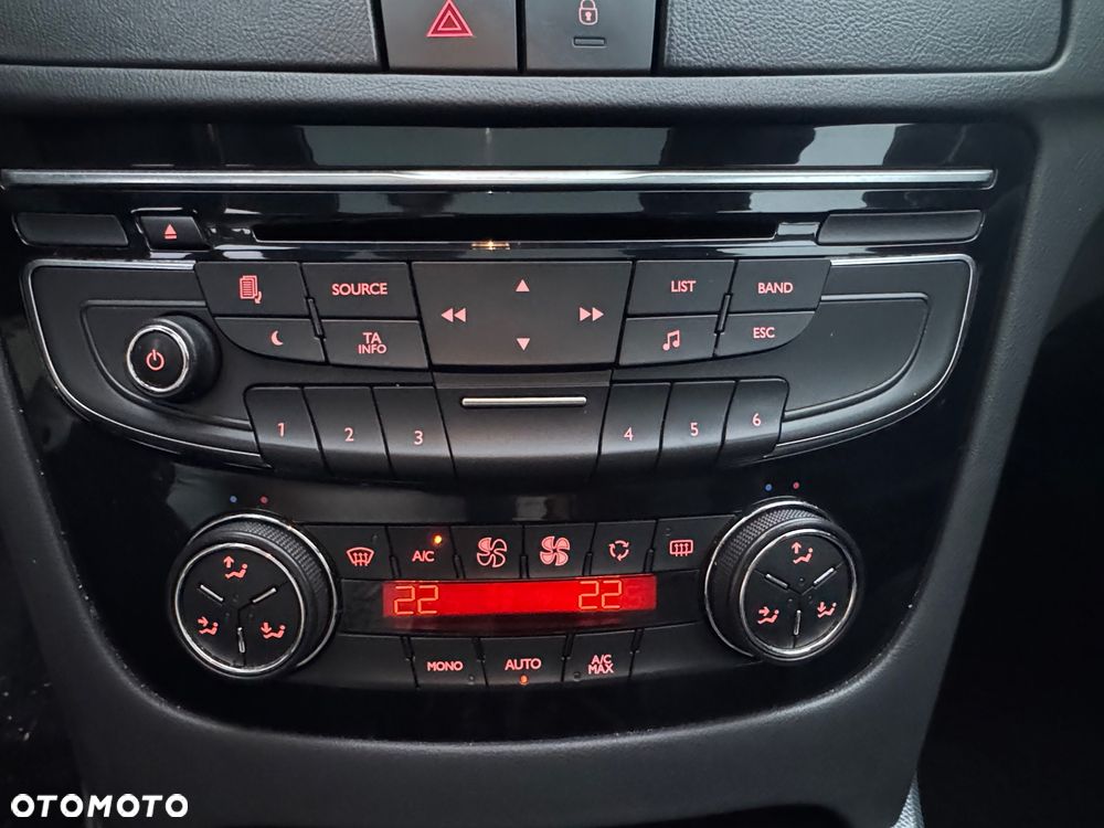 Peugeot 508 1.6 T Allure - 26