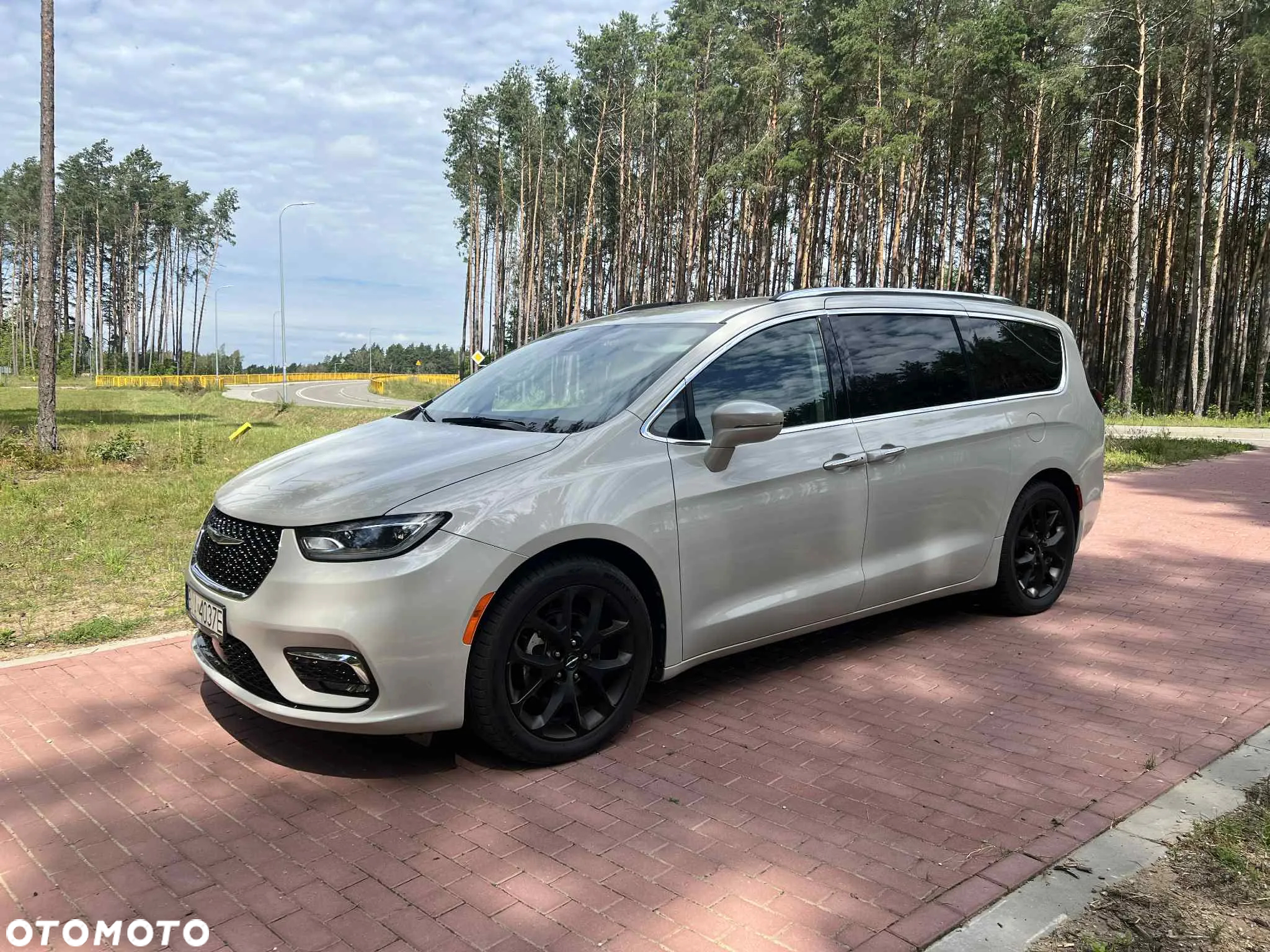 Chrysler Pacifica - 4