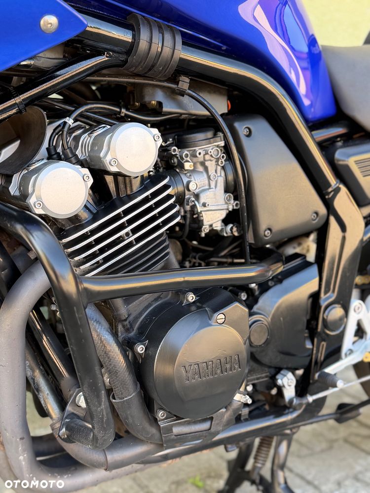 Yamaha FZS - 30