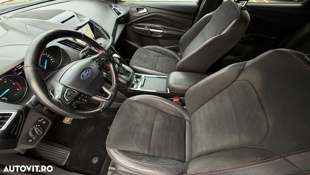 Ford Kuga 2.0 TDCi 4WD Powershift ST-Line - 11