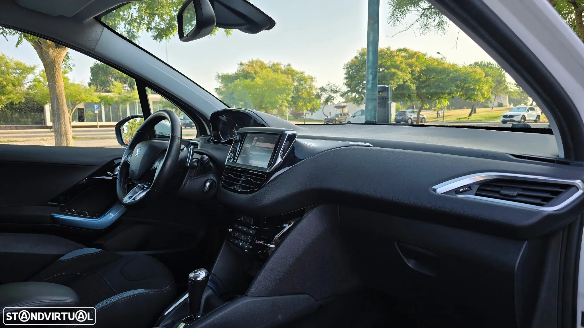 Peugeot 208 1.6 e-HDi Allure 2-Tronic - 28