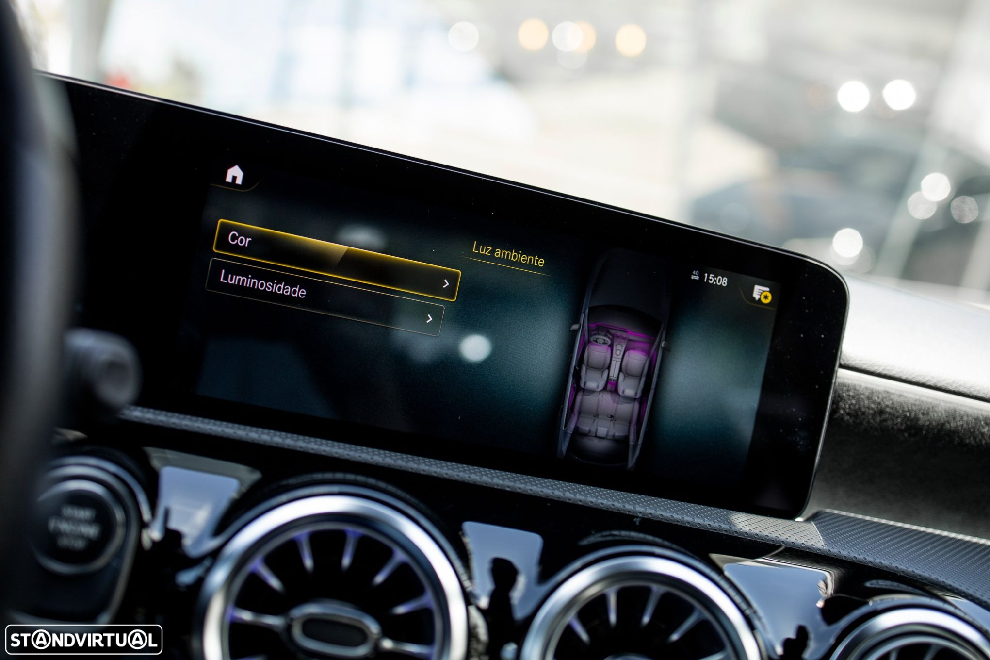 Mercedes-Benz A 250 Limousine e AMG Line - 28