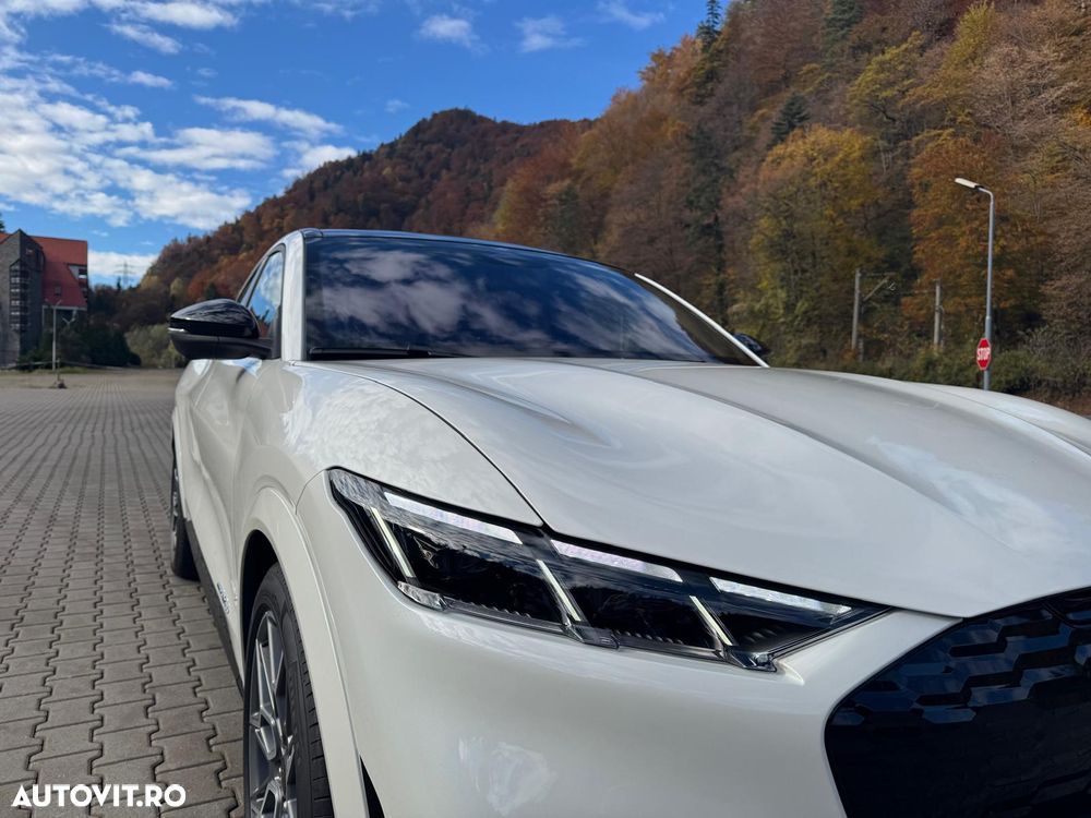 Ford Mustang Mach-E - 4