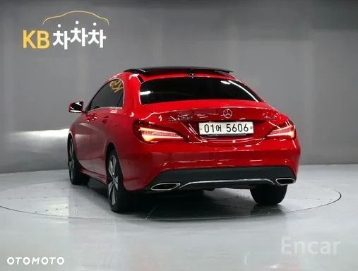 Mercedes-Benz CLA 250 4-Matic - 5