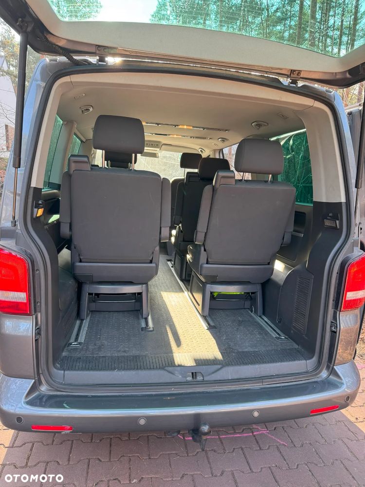 Volkswagen Multivan - 13