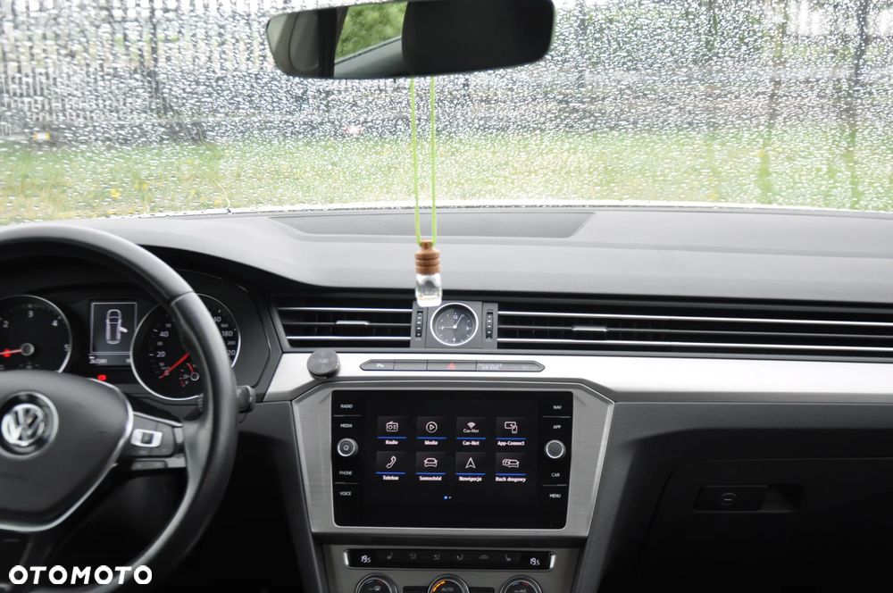 Volkswagen Passat 2.0 TDI SCR Comfortline - 33