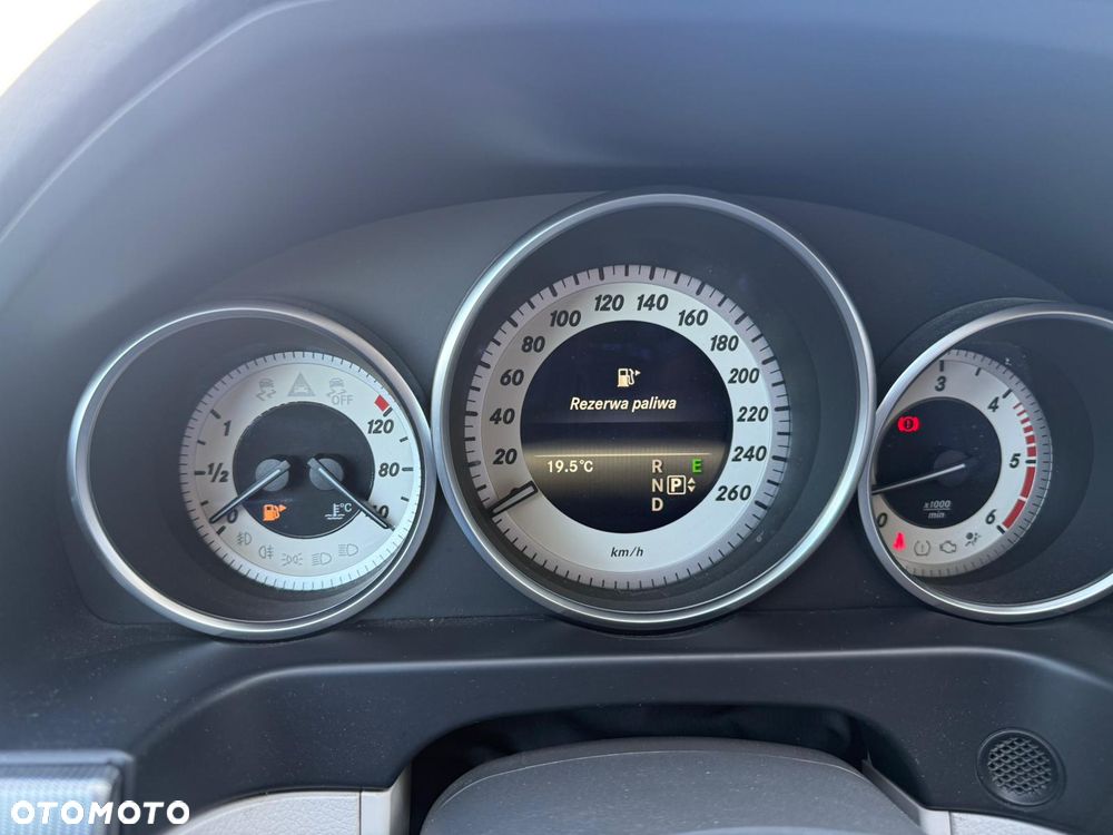 Mercedes-Benz Klasa E 300 BlueTEC 7G-TRONIC - 18