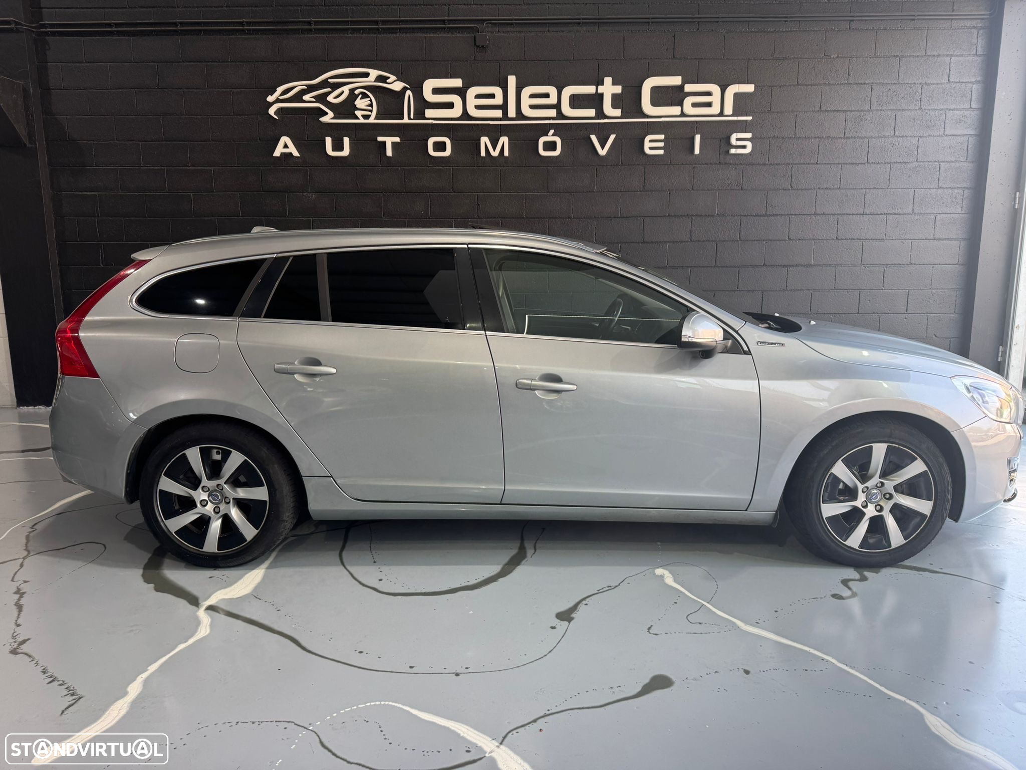 Volvo V60 D6 Plug-In-Hybrid AWD Geartronic Summum - 5