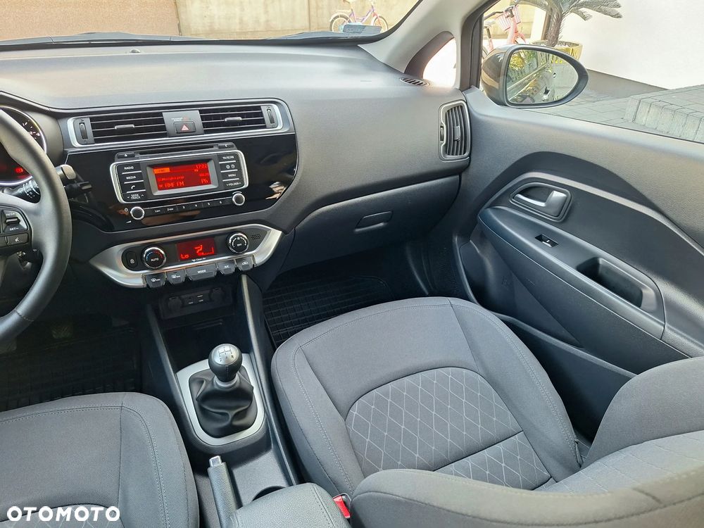 Kia Rio 1.2 L Business Line - 27