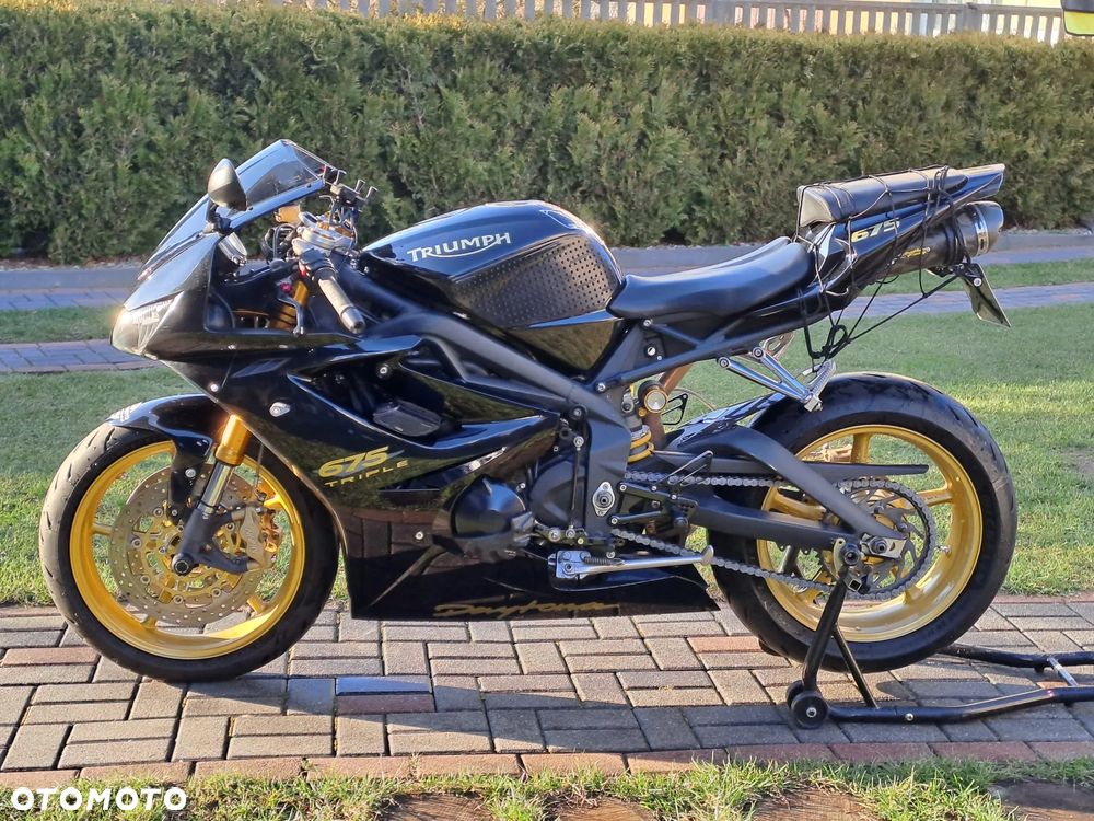 Triumph Daytona - 1