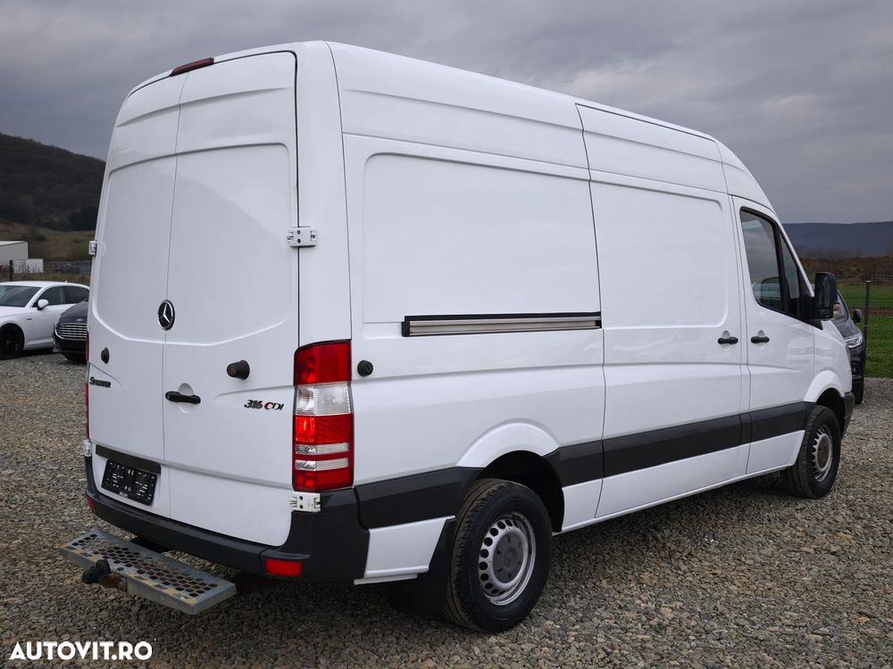 Mercedes-Benz Sprinter - 13
