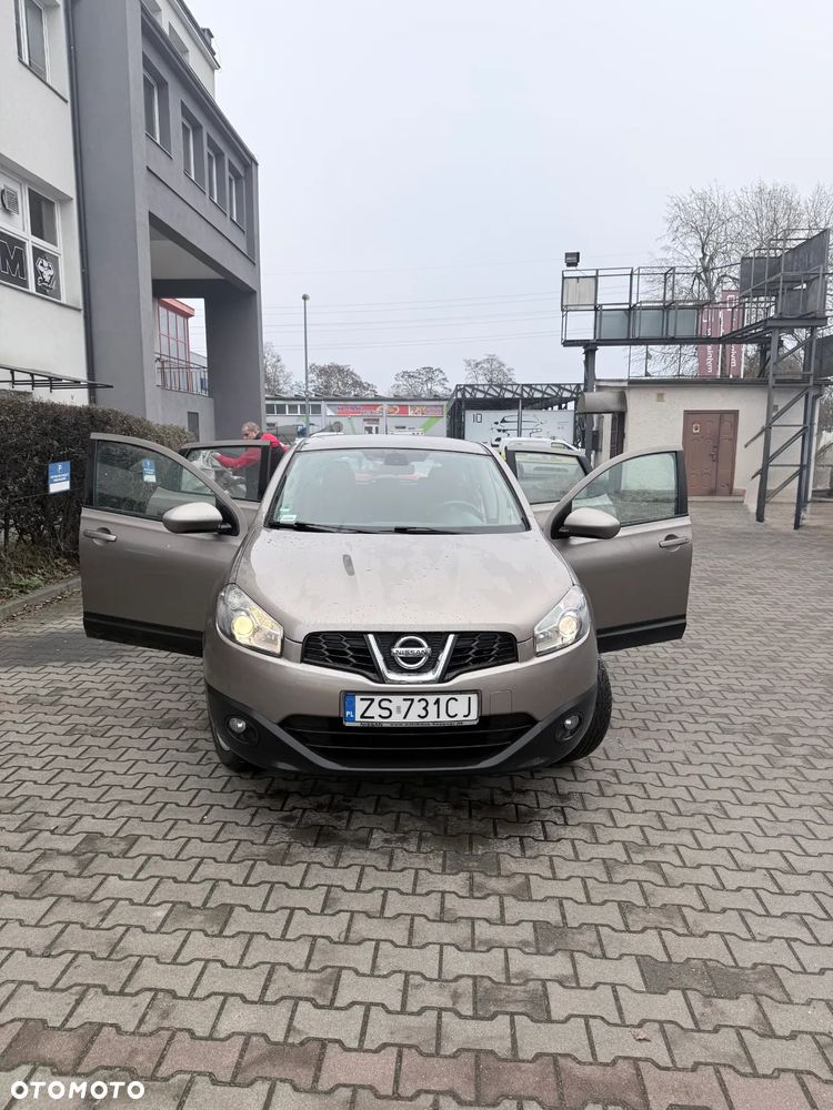 Nissan Qashqai - 2