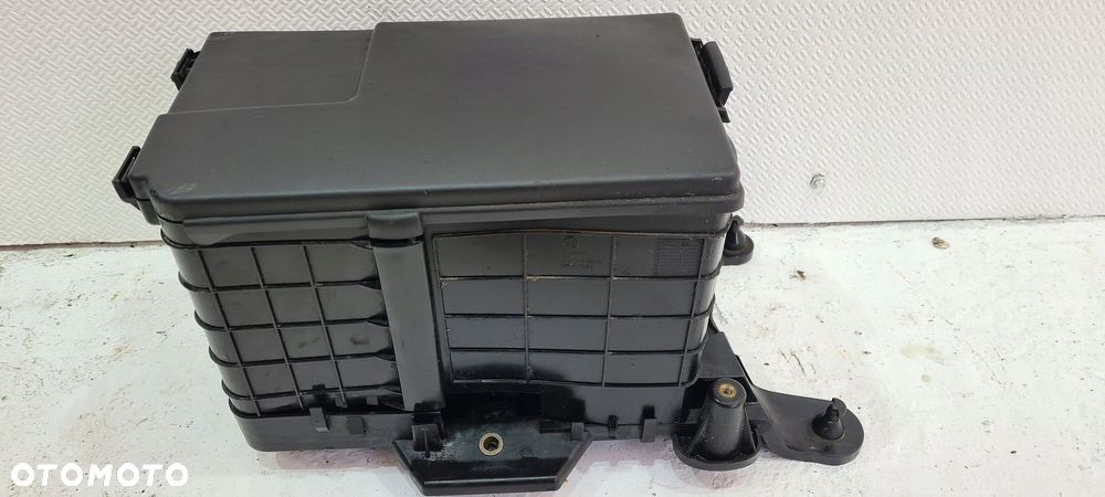 vw passat b6 cc podstawa akumulatora obudowa - 4