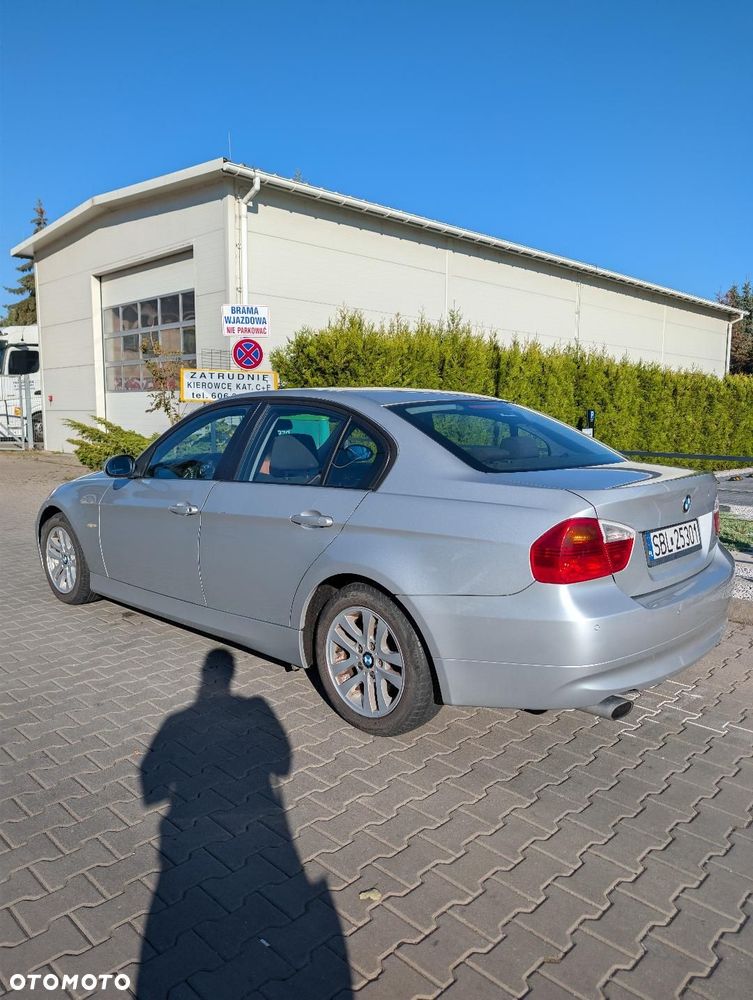 BMW Seria 3 318i - 6