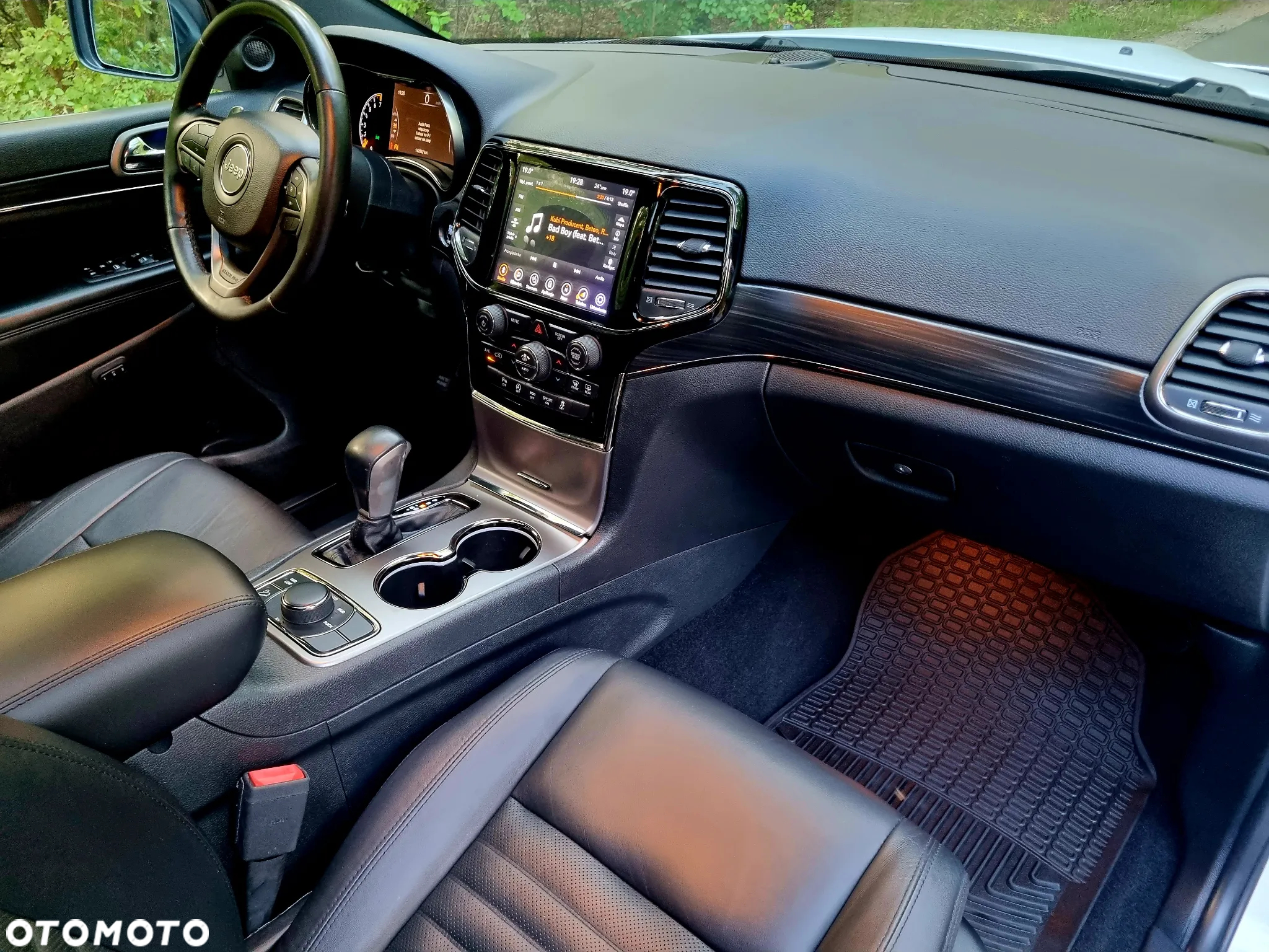 Jeep Grand Cherokee - 15
