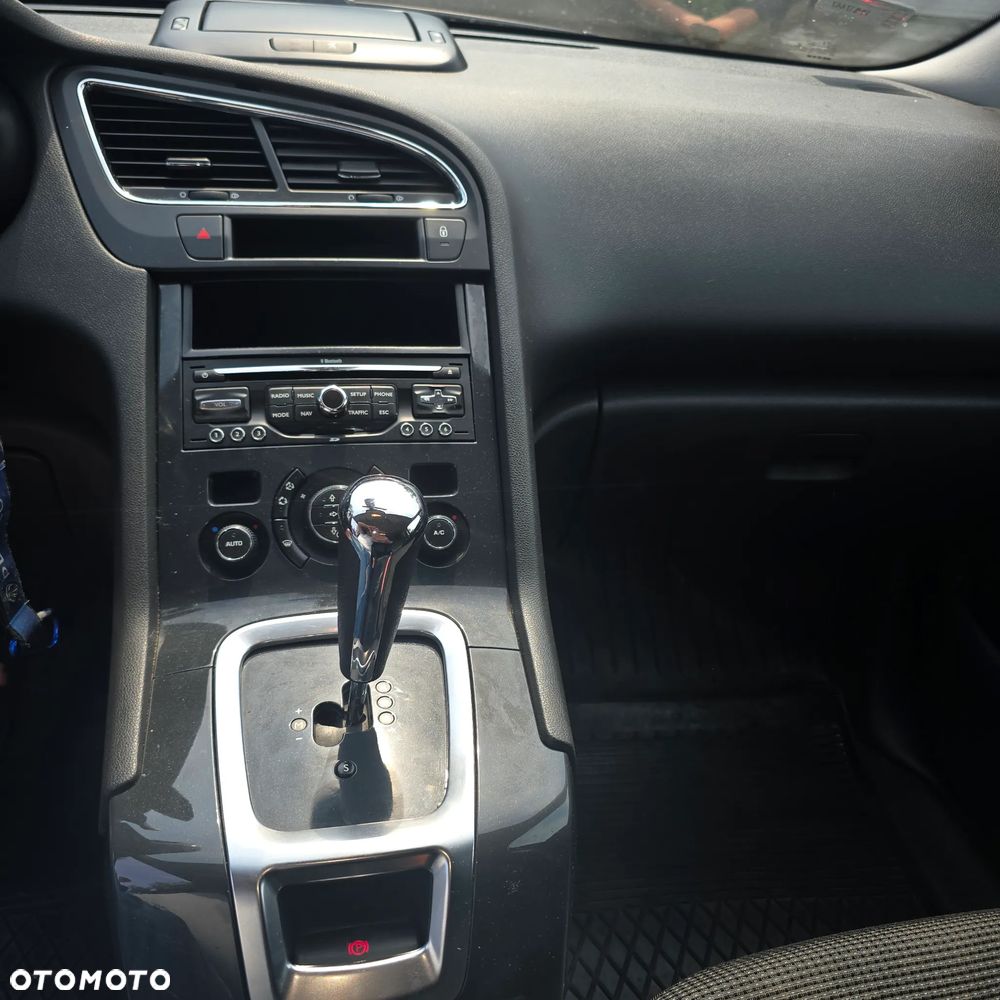 Peugeot 5008 1.6 HDi Premium - 6