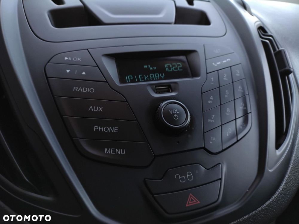 Ford Transit Courier - 17