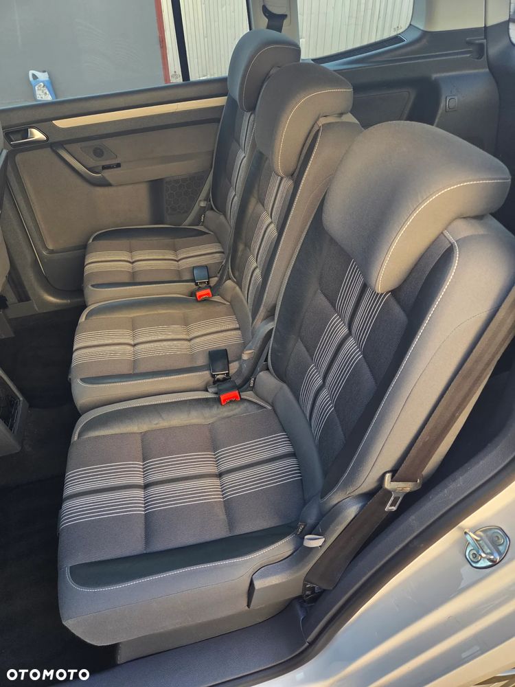 Volkswagen Touran 1.6 TDI DPF DSG MATCH - 28