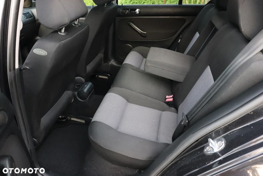 Volkswagen Golf - 8