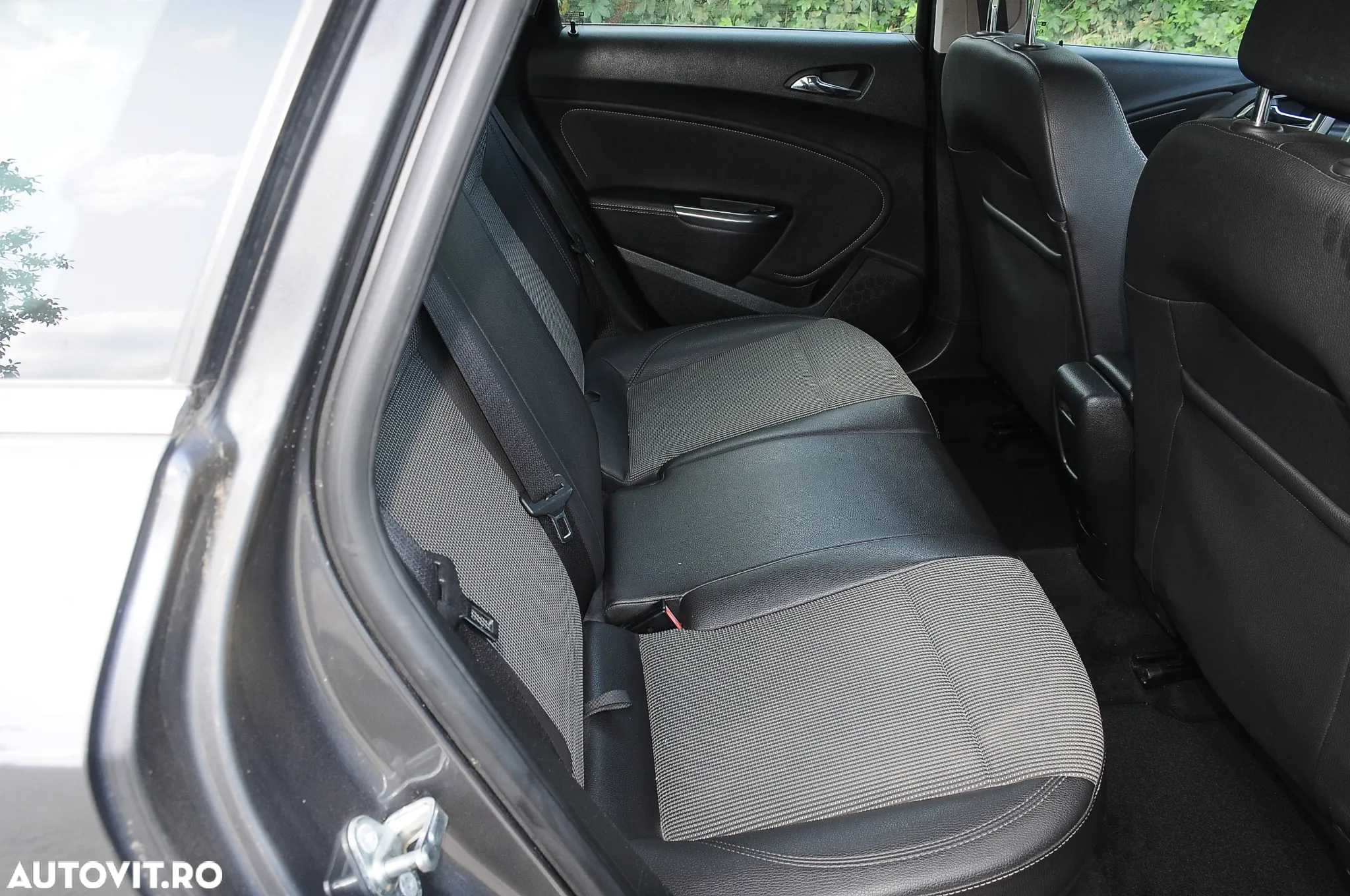 Opel Astra Sport Tourer 1.4 ECOTEC Enjoy - 8