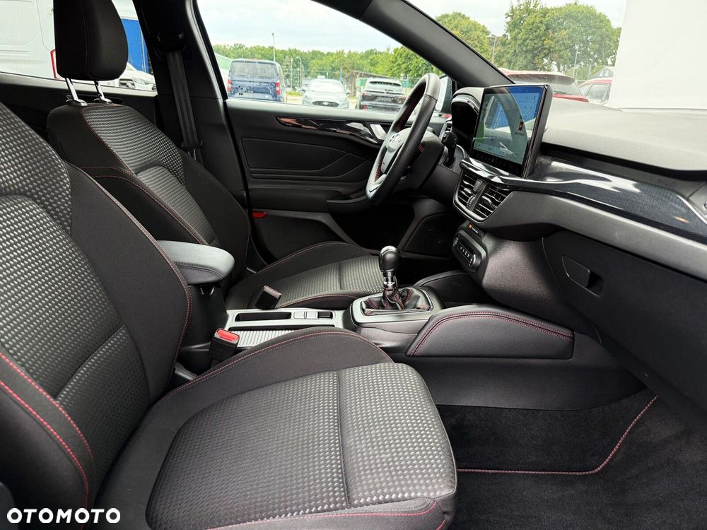 Ford Focus 1.0 EcoBoost mHEV ST-Line X - 34