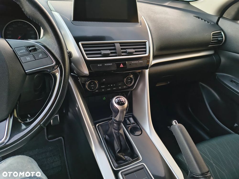 Mitsubishi Eclipse Cross 1.5 T GPF Invite Plus - 8