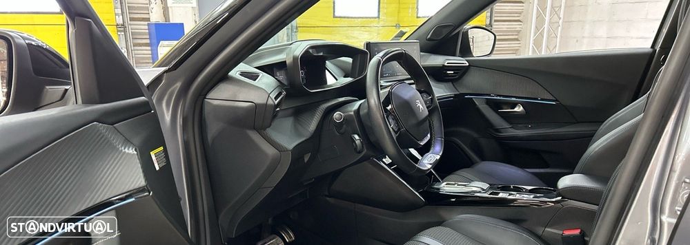 Peugeot e-2008 50 kWh GT - 7