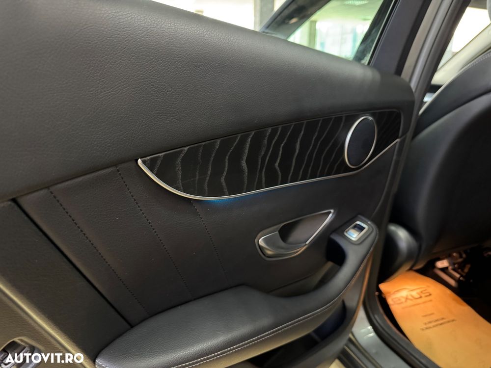 Mercedes-Benz GLC 350 e 4Matic 7G-TRONIC AMG Line - 23