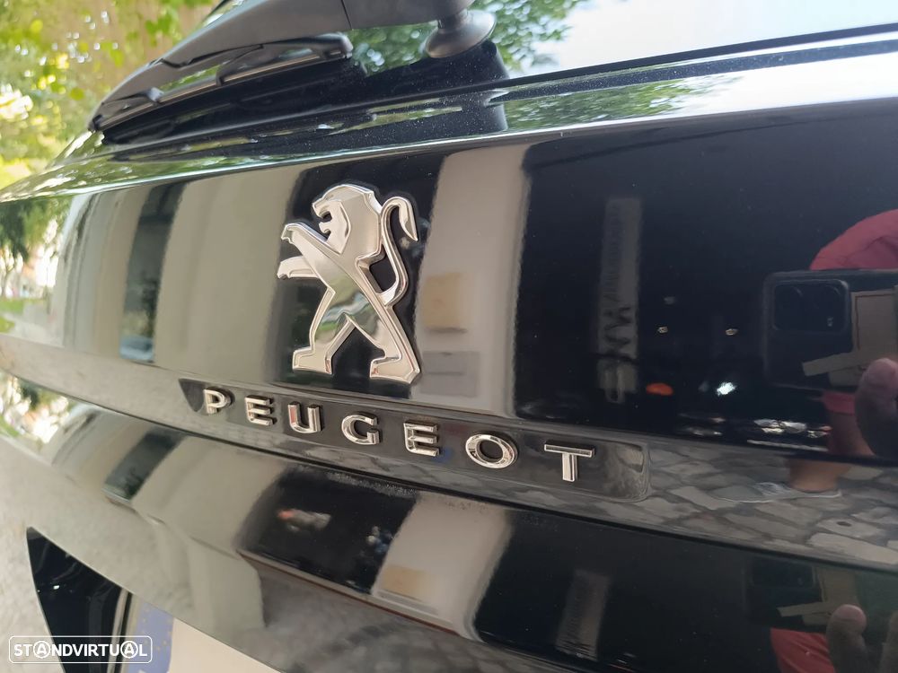 Peugeot 3008 1.2 PureTech Allure EAT8 - 22