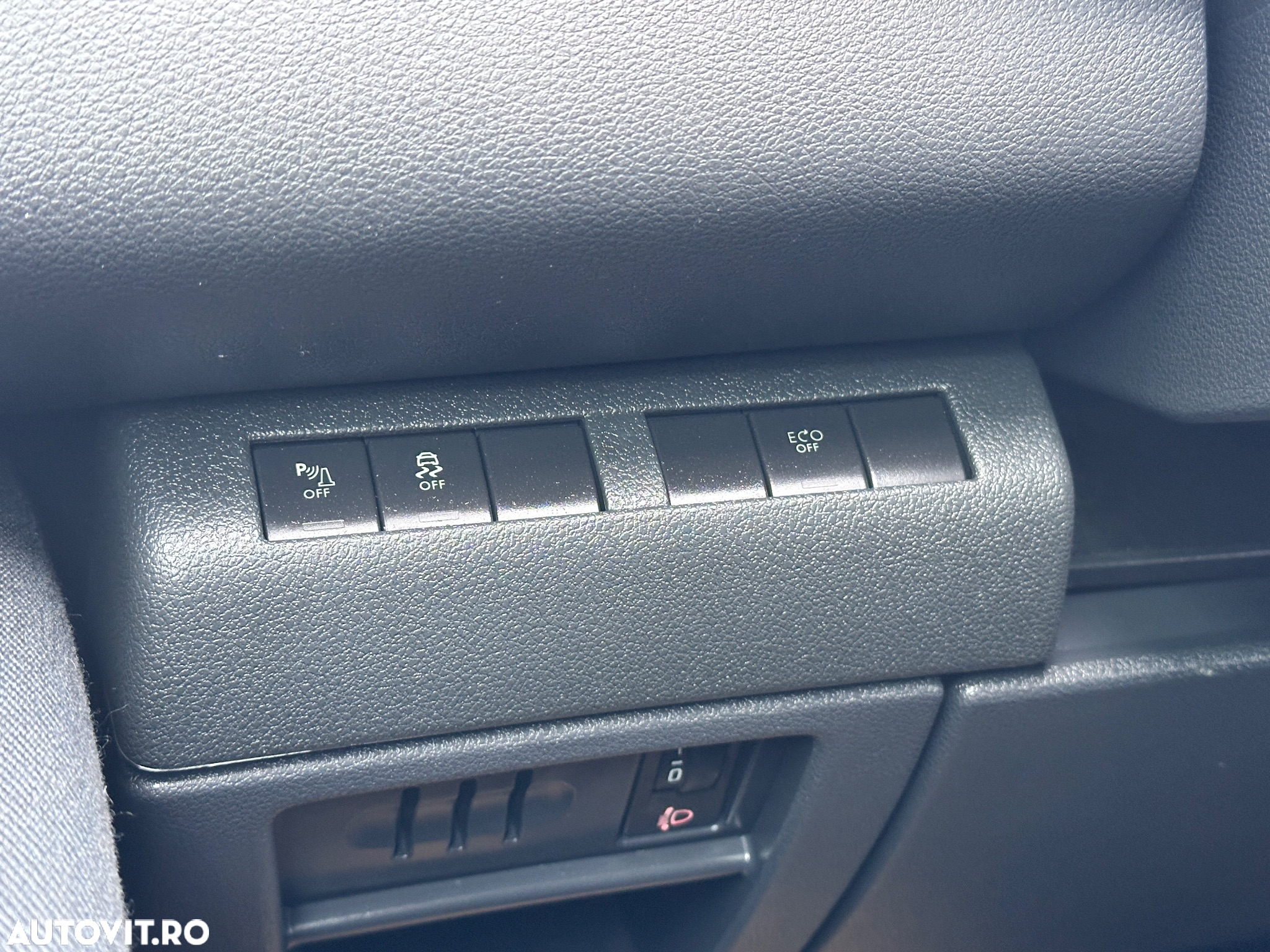 Peugeot 3008 e-HDi FAP 115 EGS6 Stop&Start Active - 27