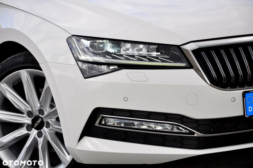 Skoda Superb Combi 2020 photo 4