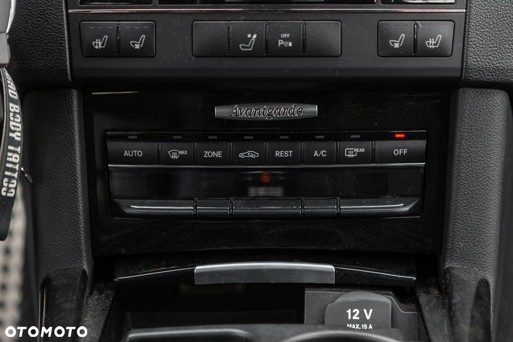 Mercedes-Benz Klasa E 350 CGI BlueEFFICIENCY 7G-TRONIC Avantgarde - 38