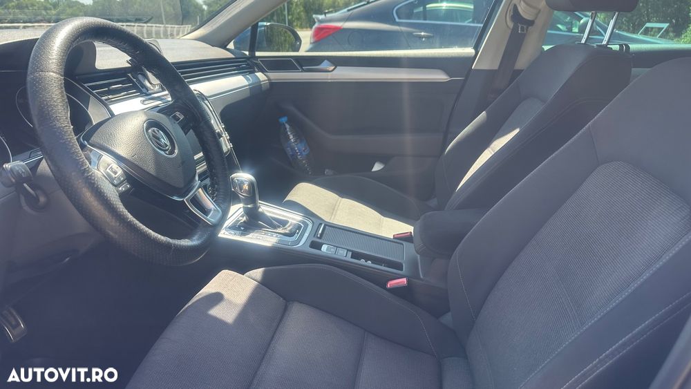 Volkswagen Passat 2.0 TDI DSG Comfortline - 11
