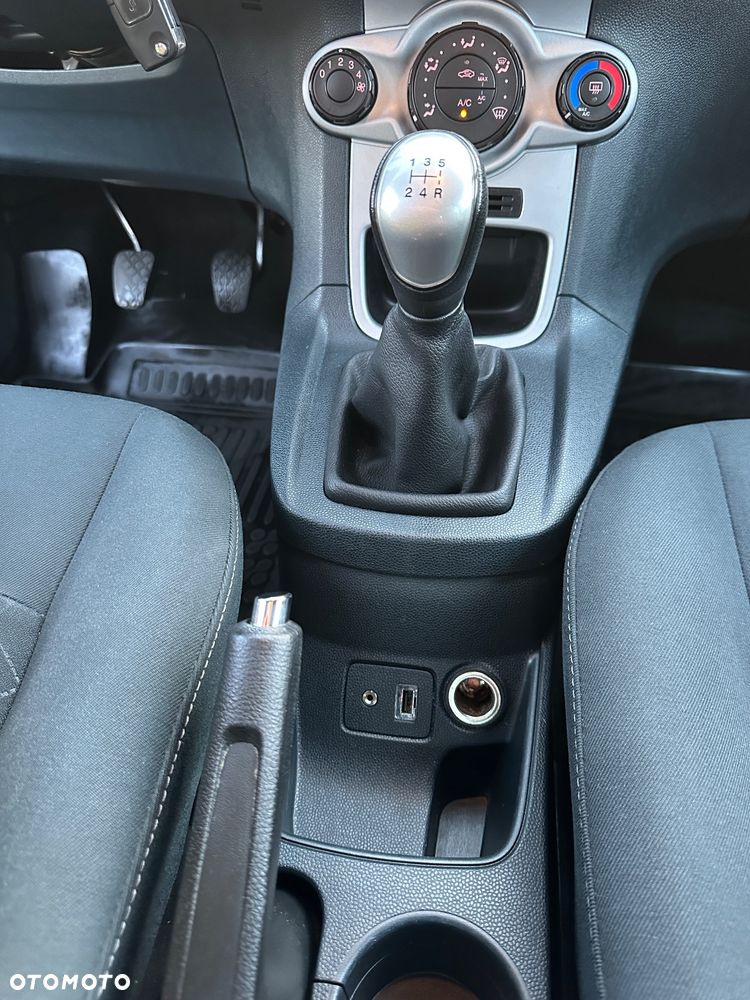 Ford Fiesta 1.25 Viva - 31