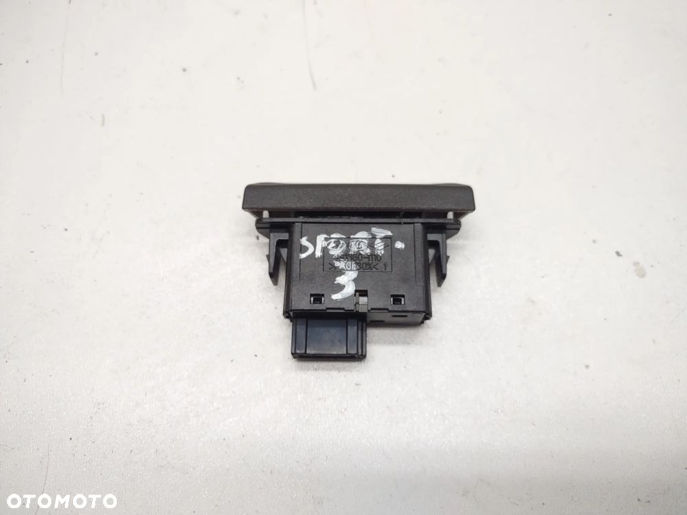 WŁĄCZNIK ŚWIATEŁ AWARYJNYCH 93790-3U010 KIA SPORTAGE III 2010-2015r.  ORYGINAŁ - 2