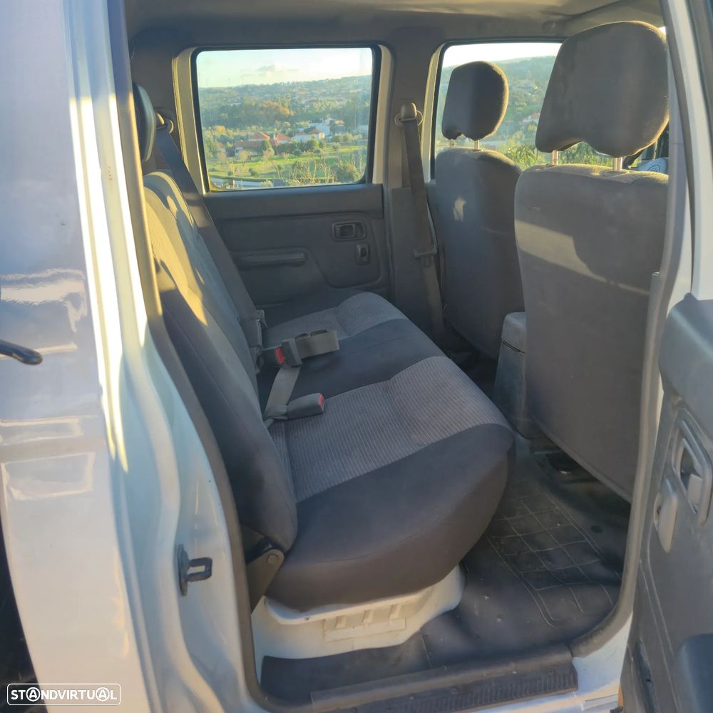 Nissan Pick Up 2.5 DDTi CD Comfort AC 4WD - 8